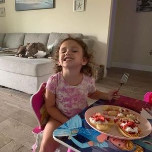 Meet your Posher, Carla